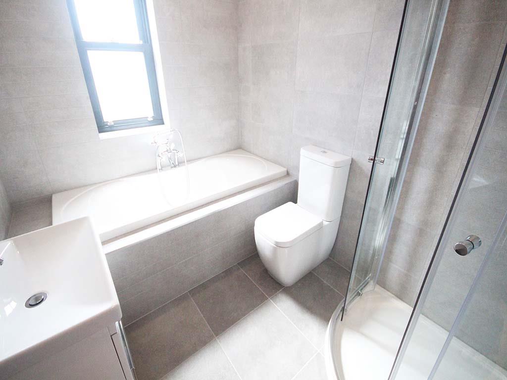 3 bedroom semi-detached house To Let in Barnoldswick - IMG_6406.JPG